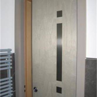 Porte interne in cristallo e legno